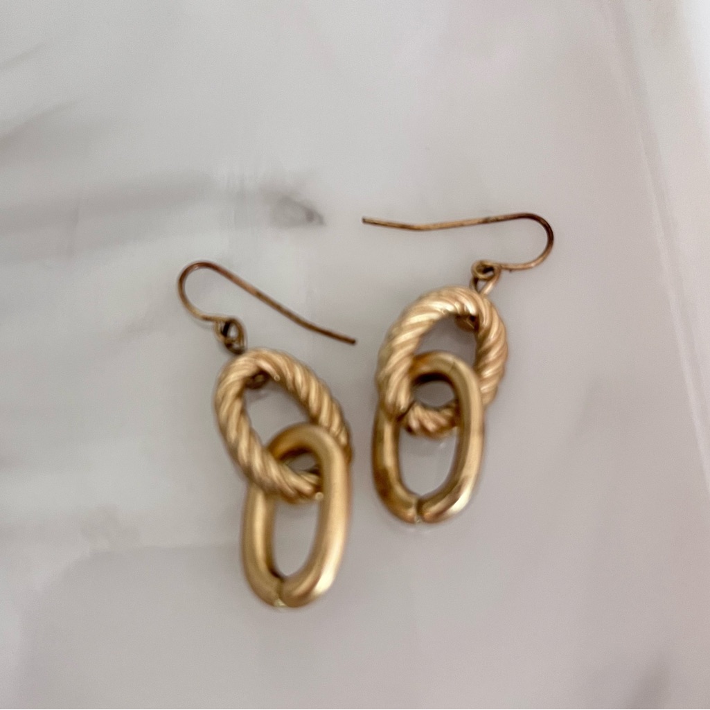 Faux Gold Dangly Earrings!